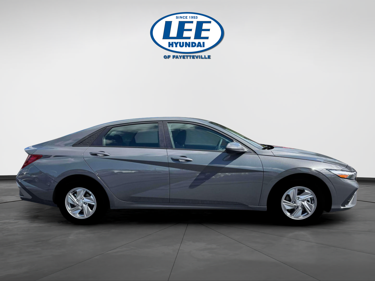 New 2026 Hyundai Elantra SE FWD image 3