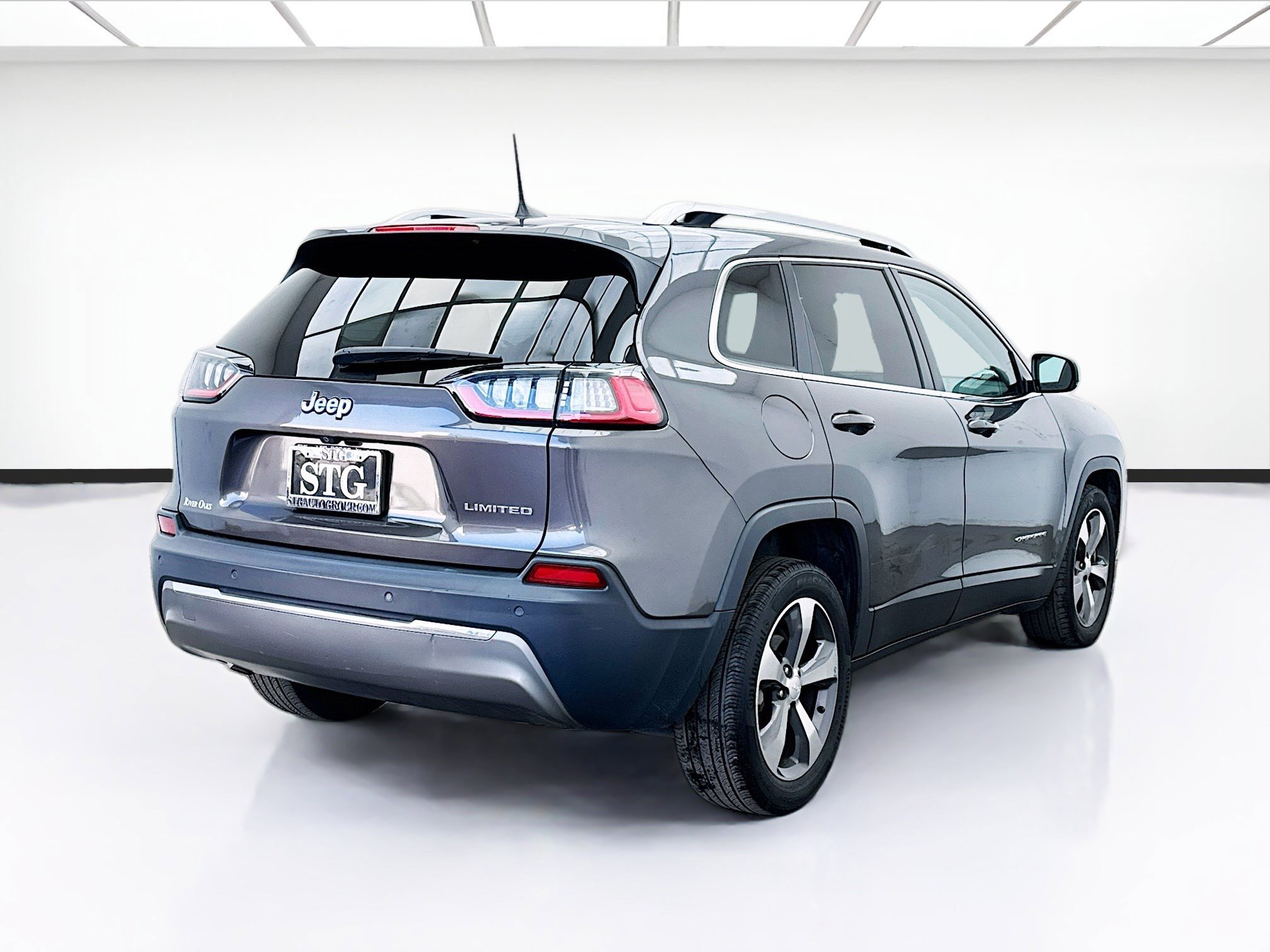 Used 2019 Jeep Cherokee Limited image 4