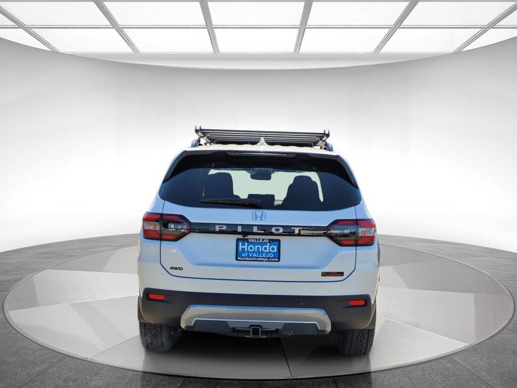 New 2026 Honda Pilot TrailSport image 4