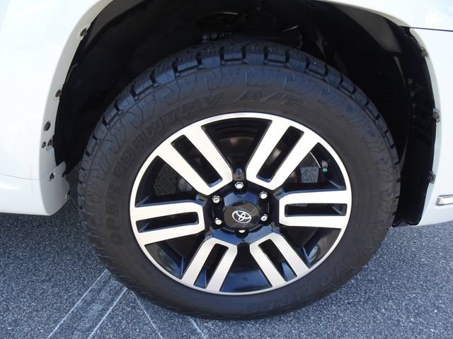 Used 2017 Toyota 4Runner Limited AWD/4WD image 34