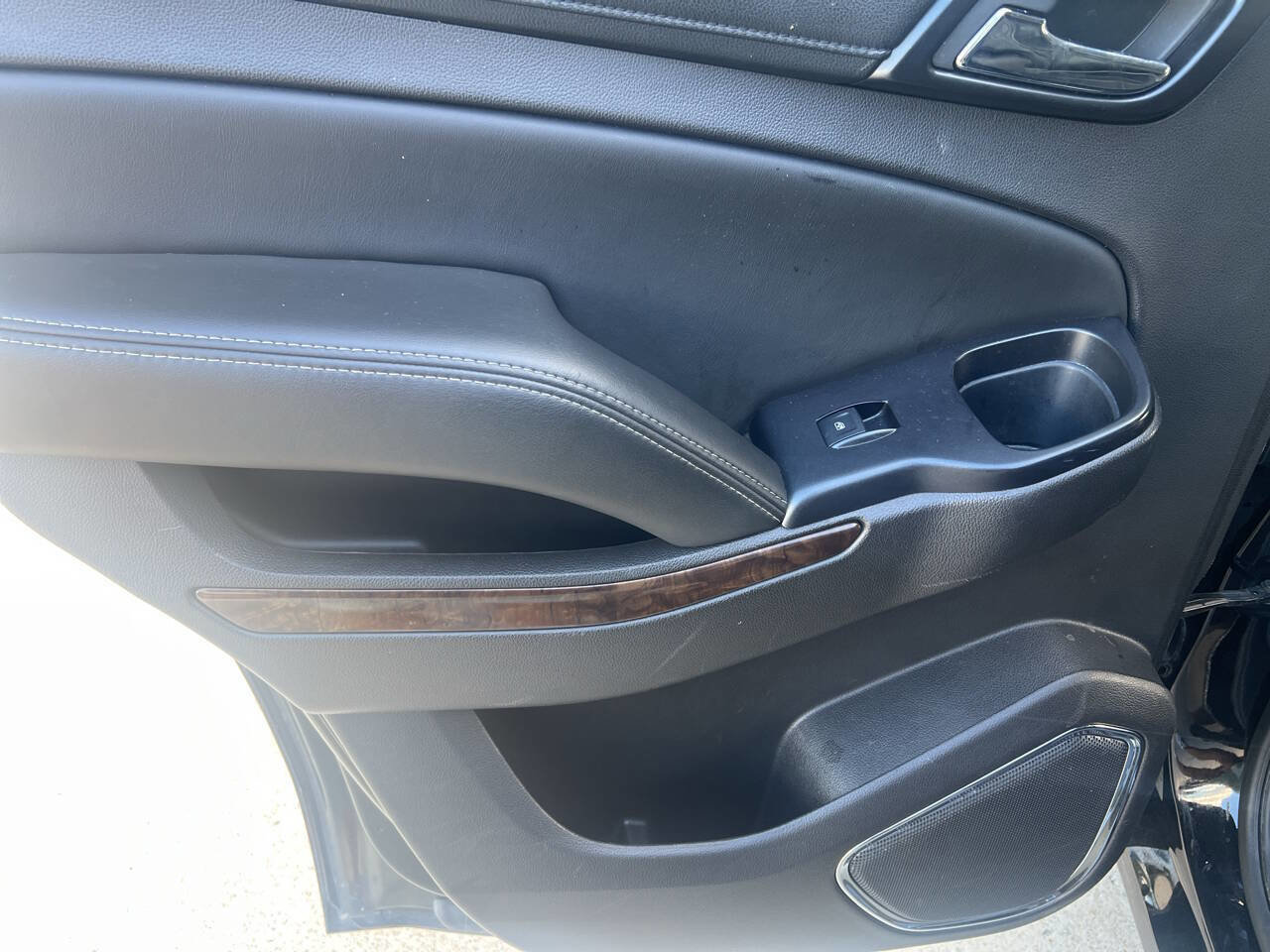 Used 2015 Chevrolet Tahoe LT image 25