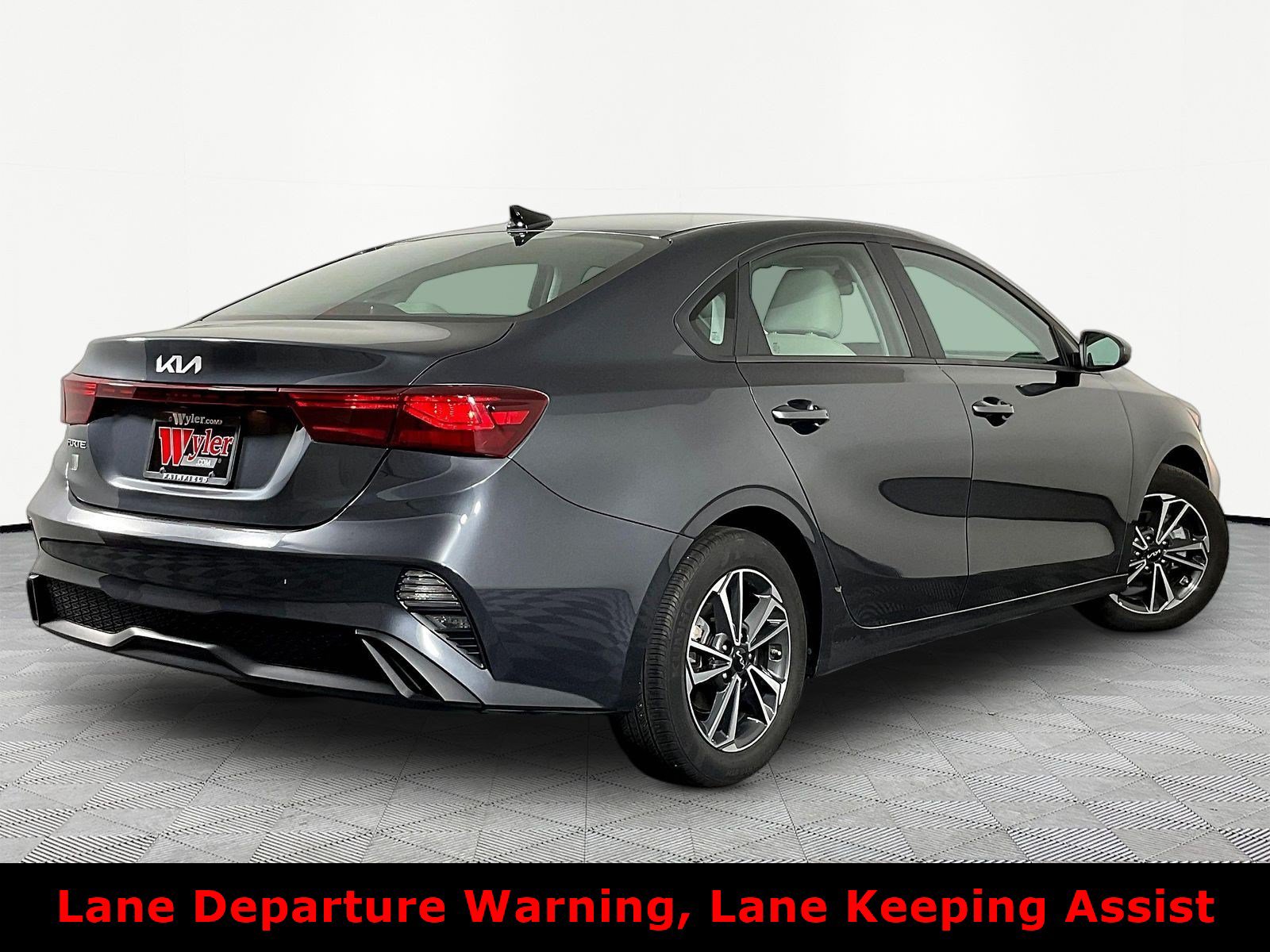Used 2023 Kia Forte LXS FWD image 6