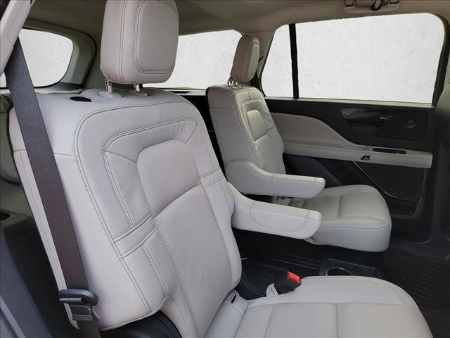 Used 2025 Lincoln Aviator Reserve w/ Illumination Package AWD/4WD image 16