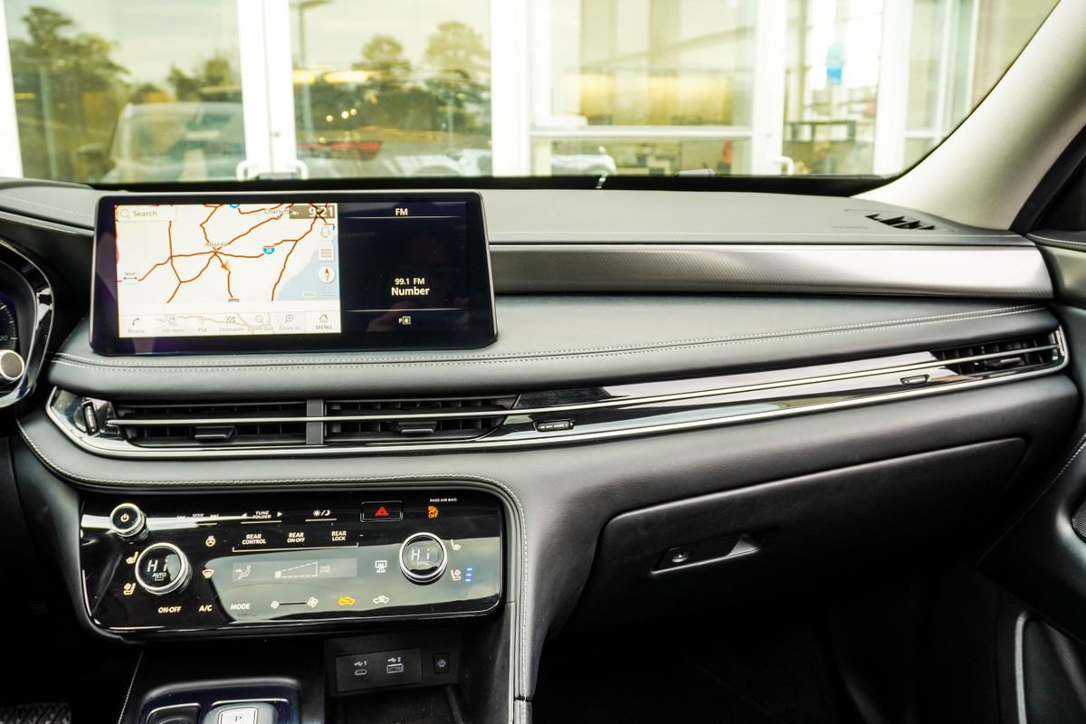Used 2023 INFINITI QX60 Luxe FWD image 17