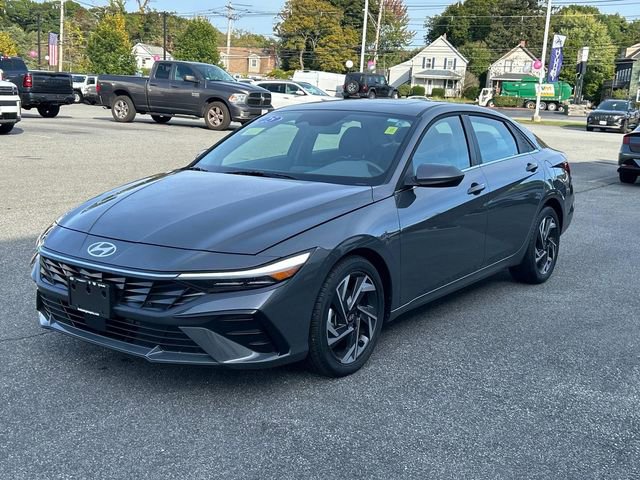 Used 2025 Hyundai Elantra SEL image 7