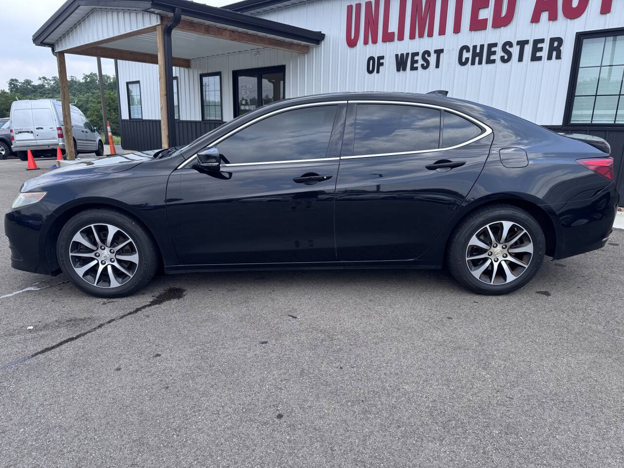 Used 2017 Acura TLX FWD image 8