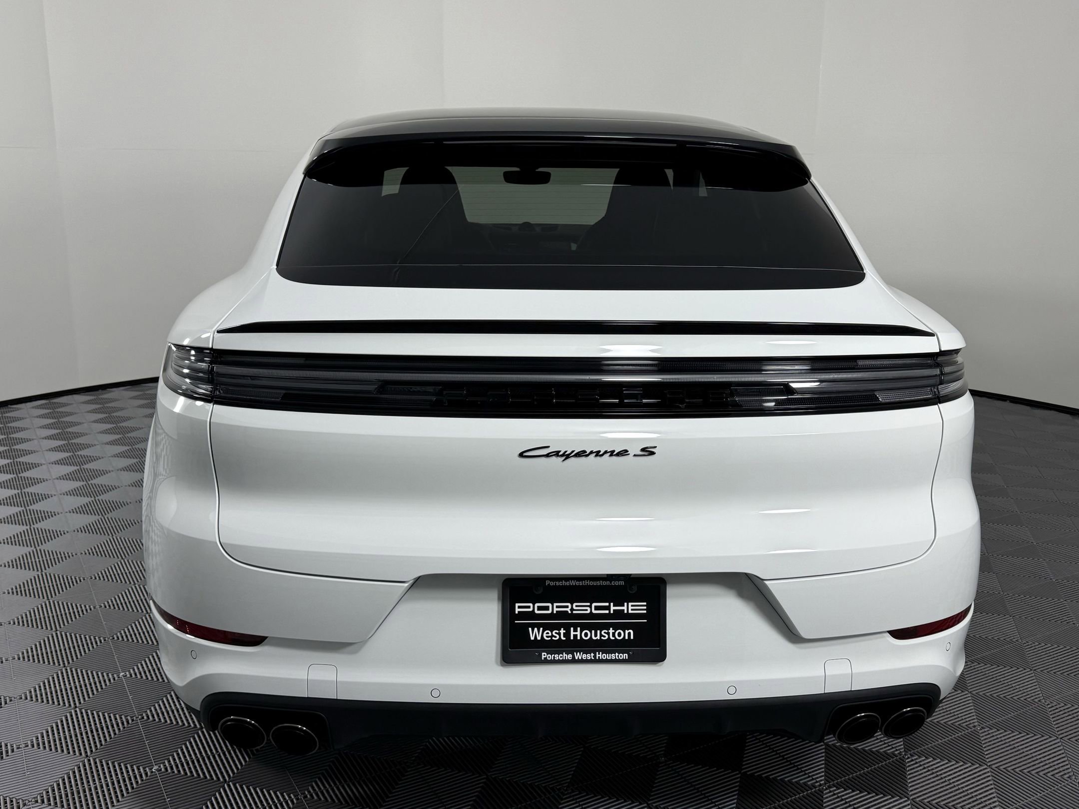 New 2026 Porsche Cayenne S image 10