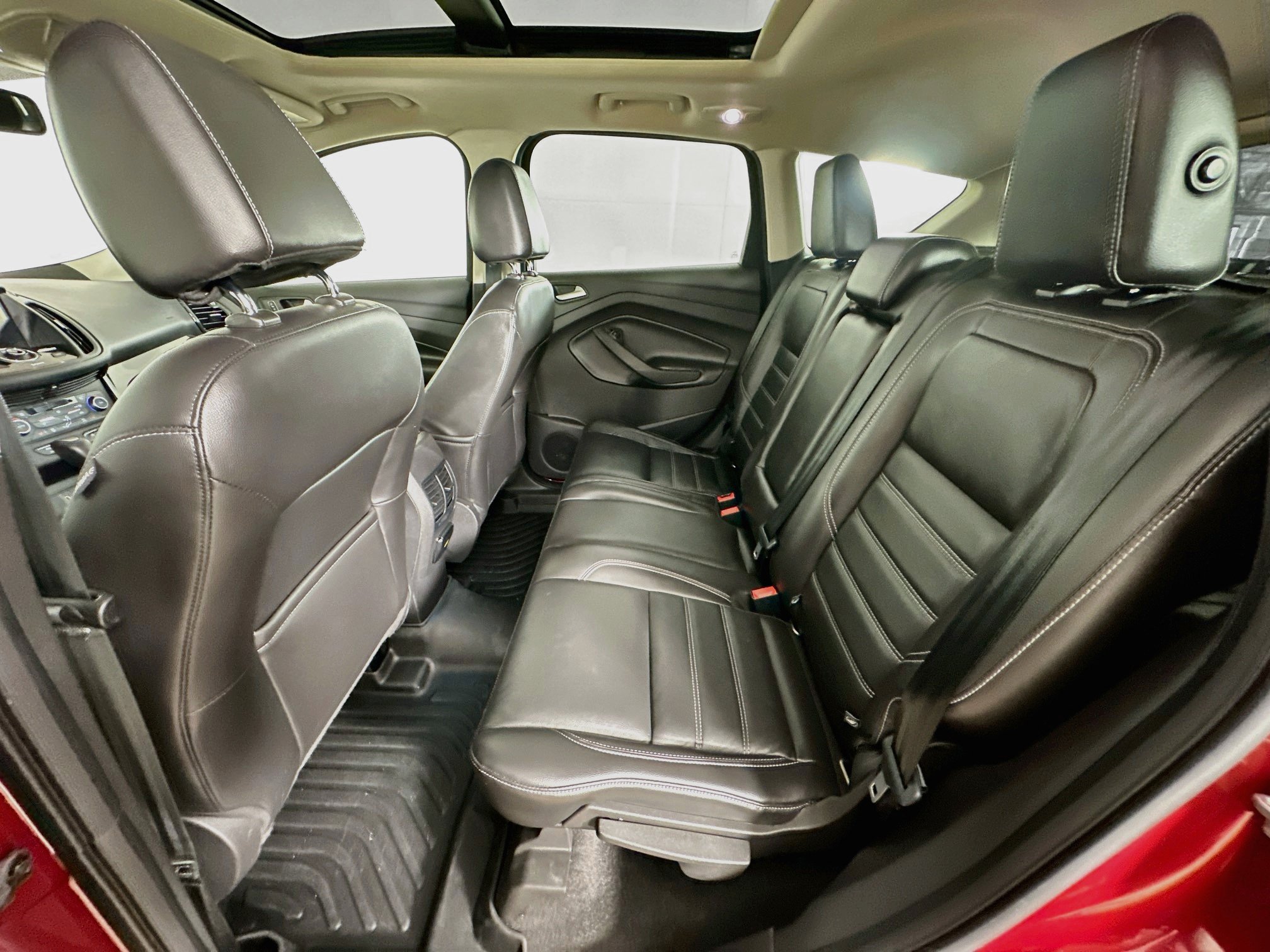 Used 2017 Ford Escape Titanium FWD image 28
