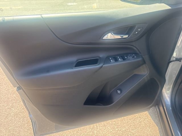 Used 2023 Chevrolet Equinox LT image 23