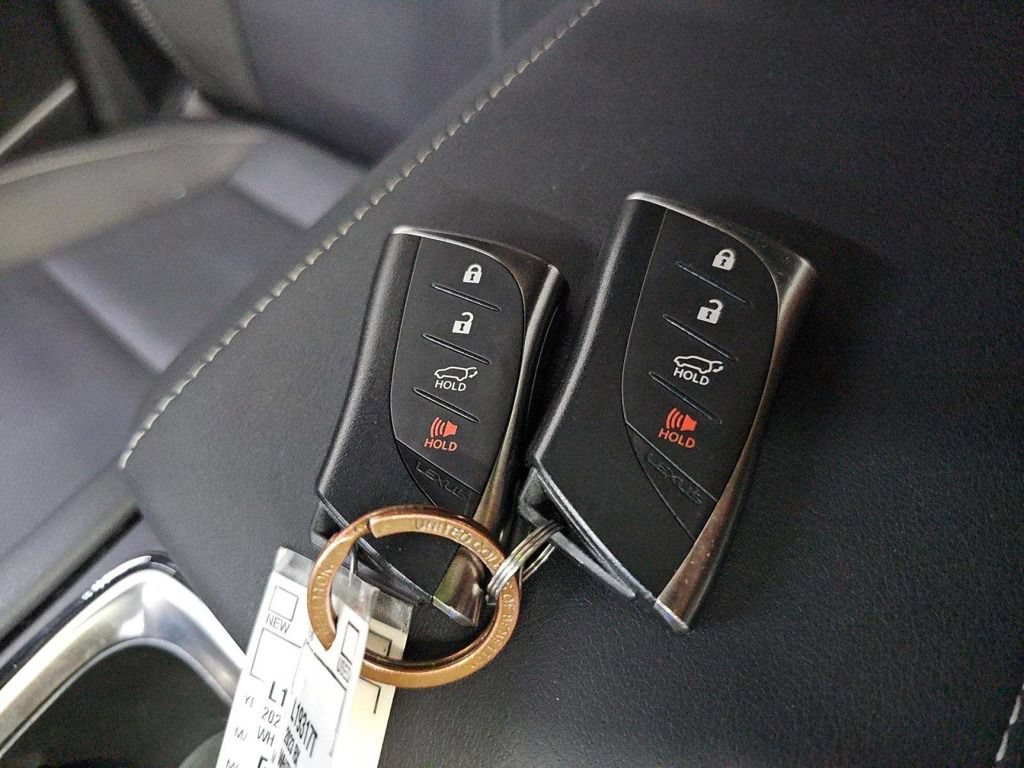 Used 2023 Lexus RX 350 Premium w/ Accessory Package AWD/4WD image 9