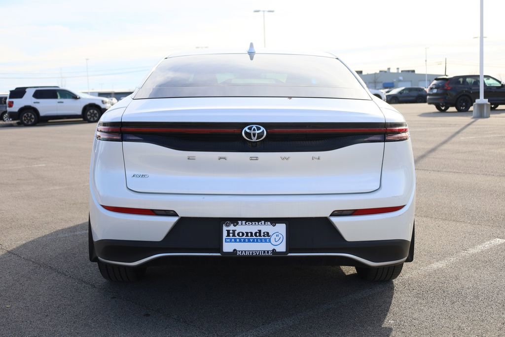 Used 2023 Toyota Crown XLE image 5