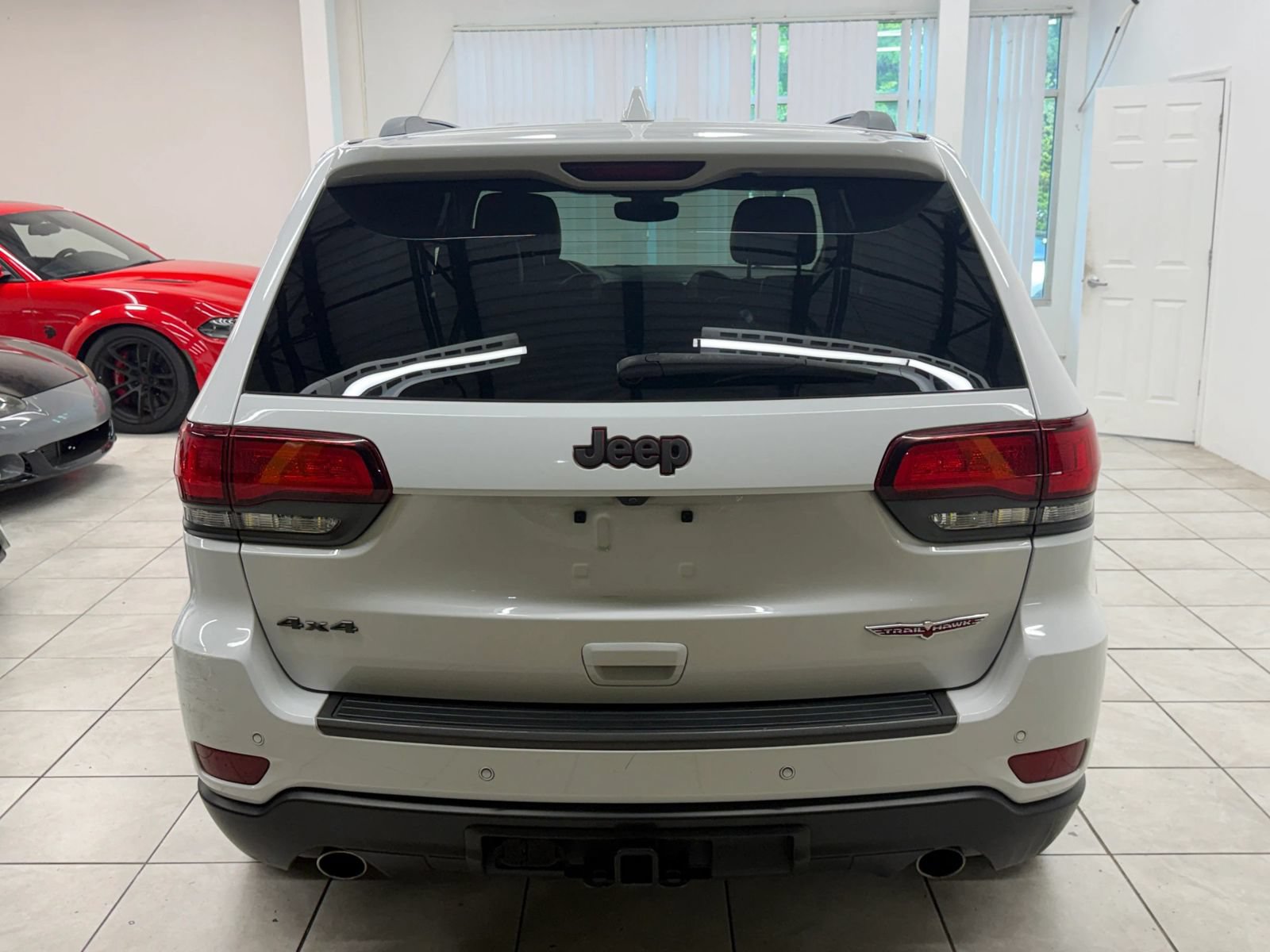 Used 2021 Jeep Grand Cherokee Trailhawk AWD/4WD image 8