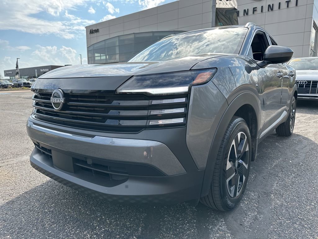 Used 2025 Nissan Kicks SV w/ SV Premium Package image 1