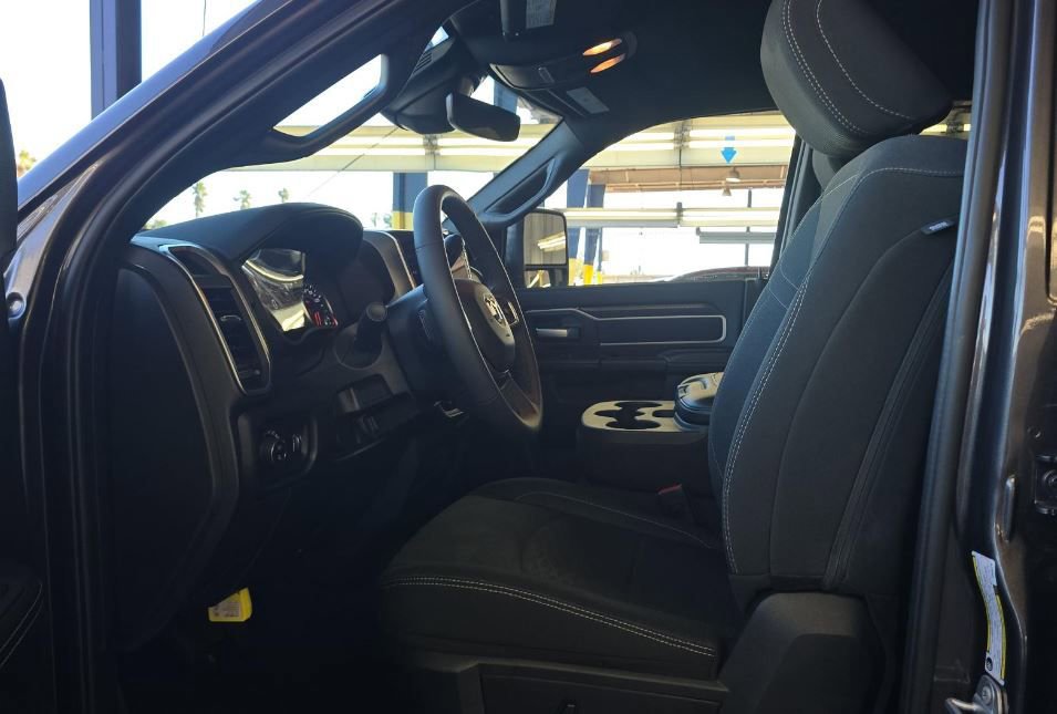 Used 2025 RAM 2500 Big Horn AWD/4WD image 5
