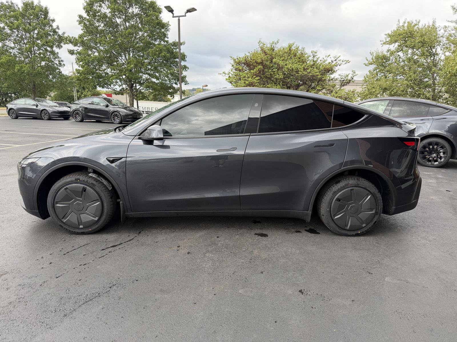 Used 2026 Tesla Model Y 2WD image 5