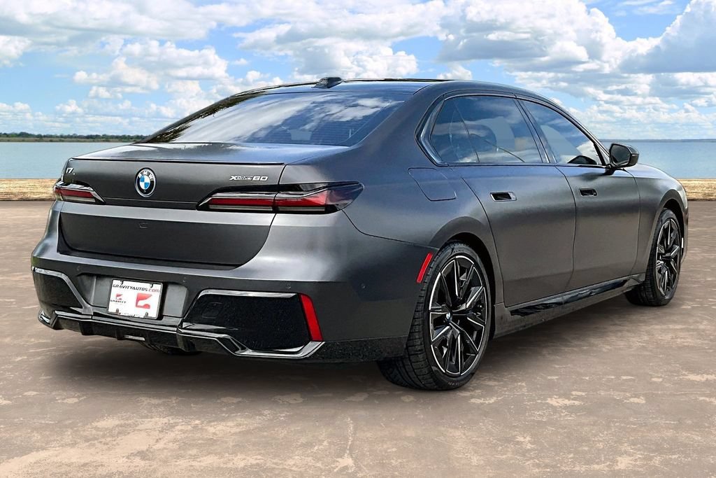 Used 2023 BMW i7 xDrive60 AWD/4WD image 4