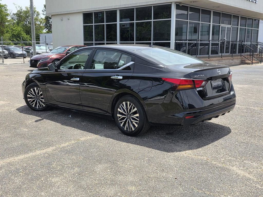 Used 2023 Nissan Altima 2.5 SV image 5