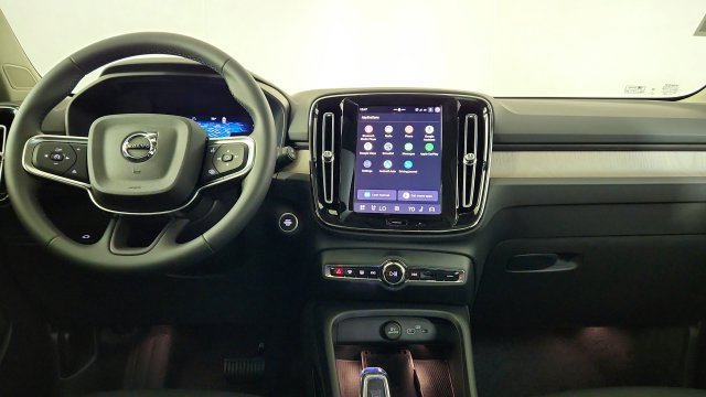 New 2026 Volvo XC40 B5 Plus w/ Protection Package Premier AWD/4WD image 25