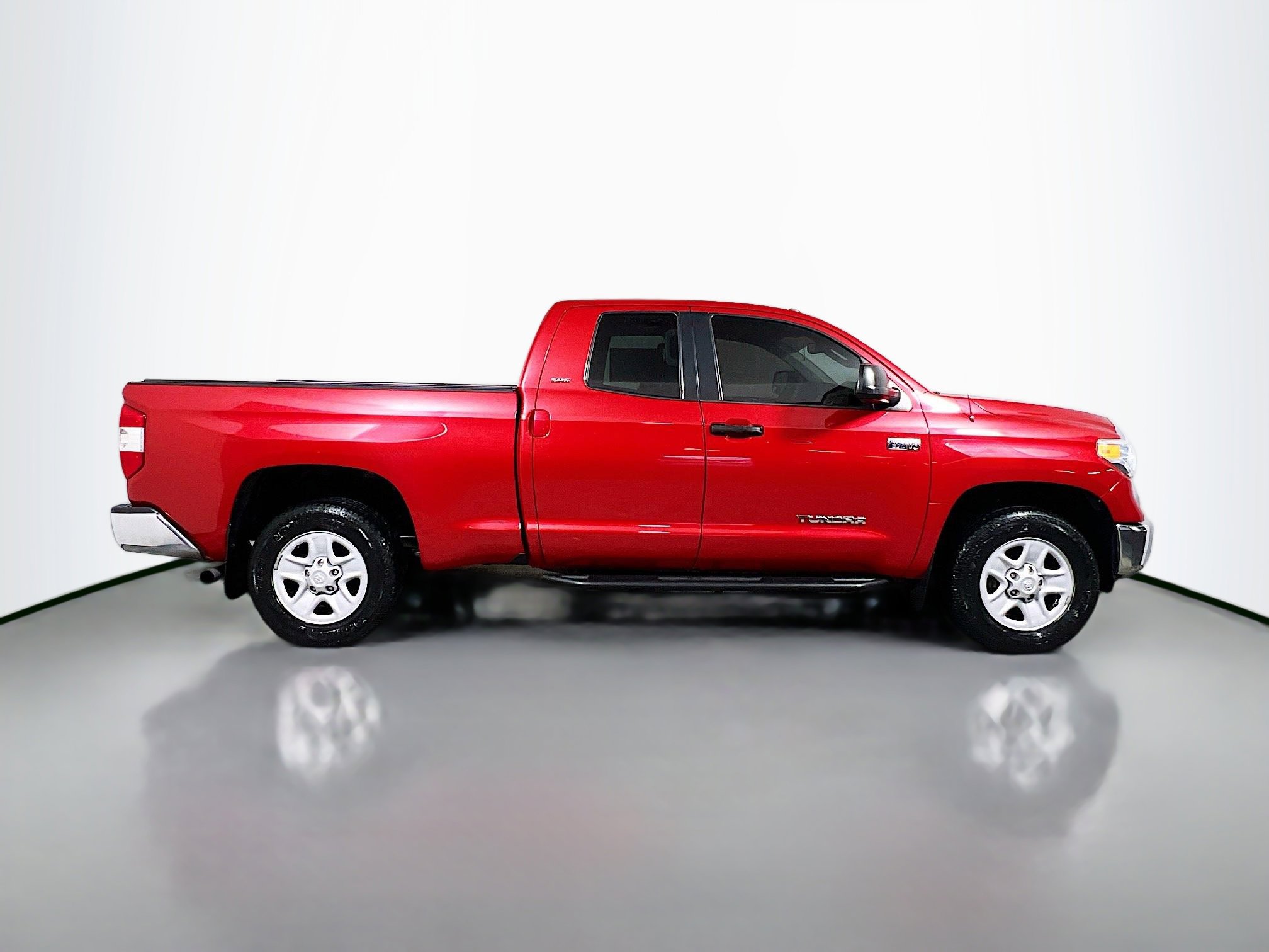 Used 2014 Toyota Tundra SR5 w/ SR5 Upgrade Package AWD/4WD image 3