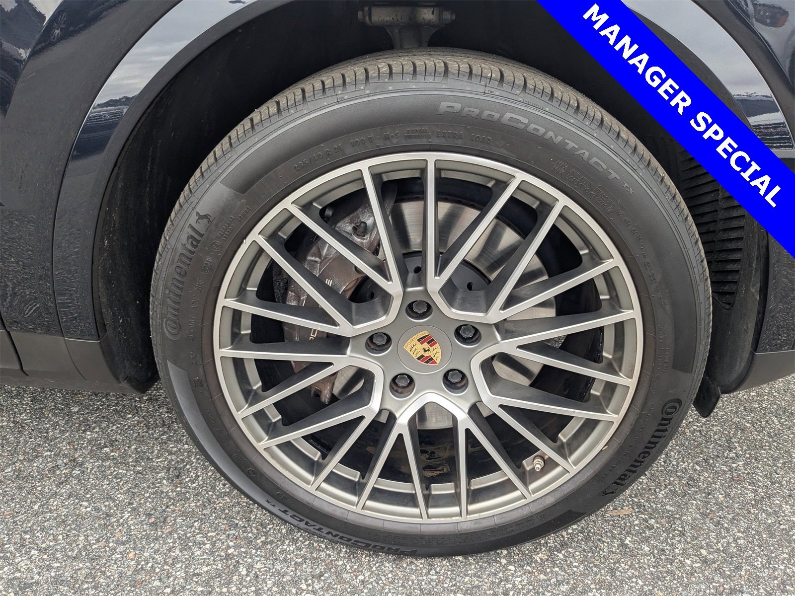 Used 2023 Porsche Cayenne Platinum Edition image 11