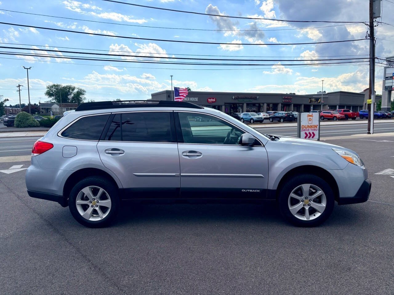 Used 2013 Subaru Outback 2.5i Premium AWD/4WD image 6