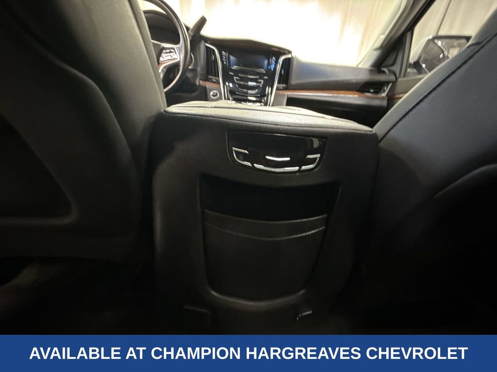 Used 2016 Cadillac Escalade ESV Luxury image 30