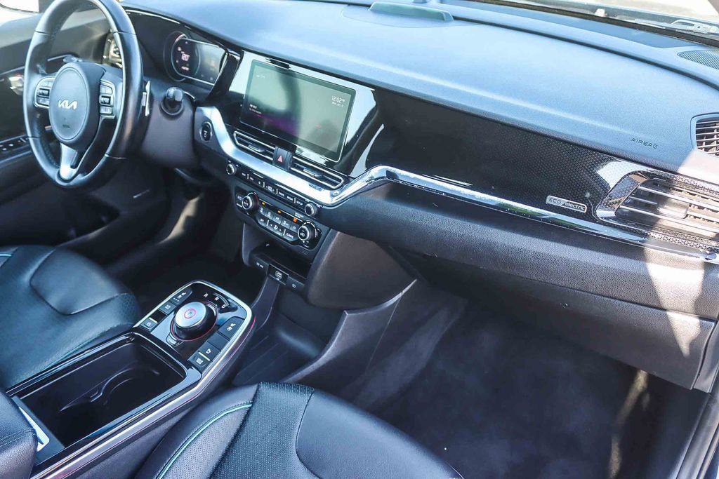 Used 2022 Kia Niro EX Premium image 40