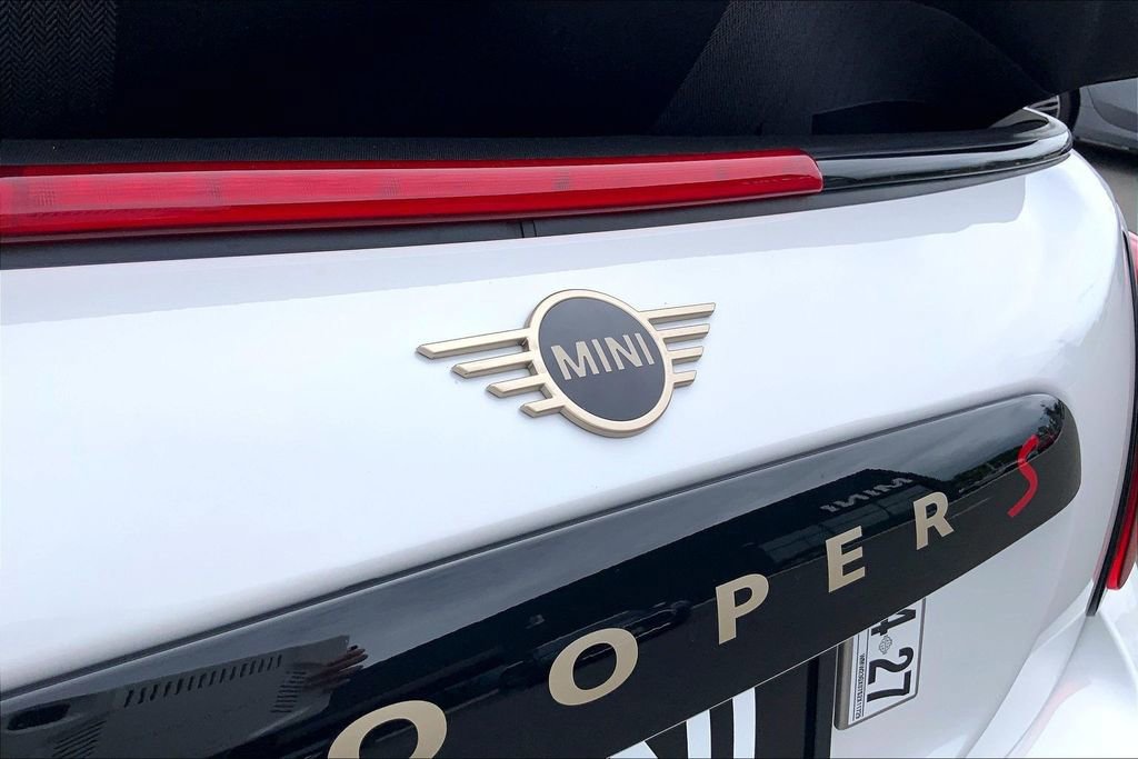 Certified 2025 MINI Cooper S image 32