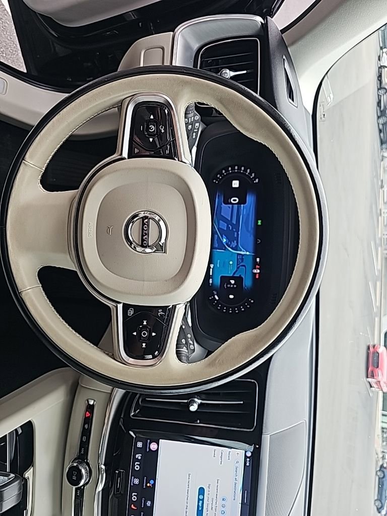 Used 2023 Volvo XC60 B5 Core w/ Climate Package image 9