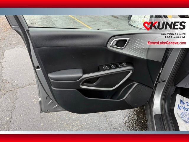 Used 2024 Kia Soul LX w/ Option Group 015 FWD image 13