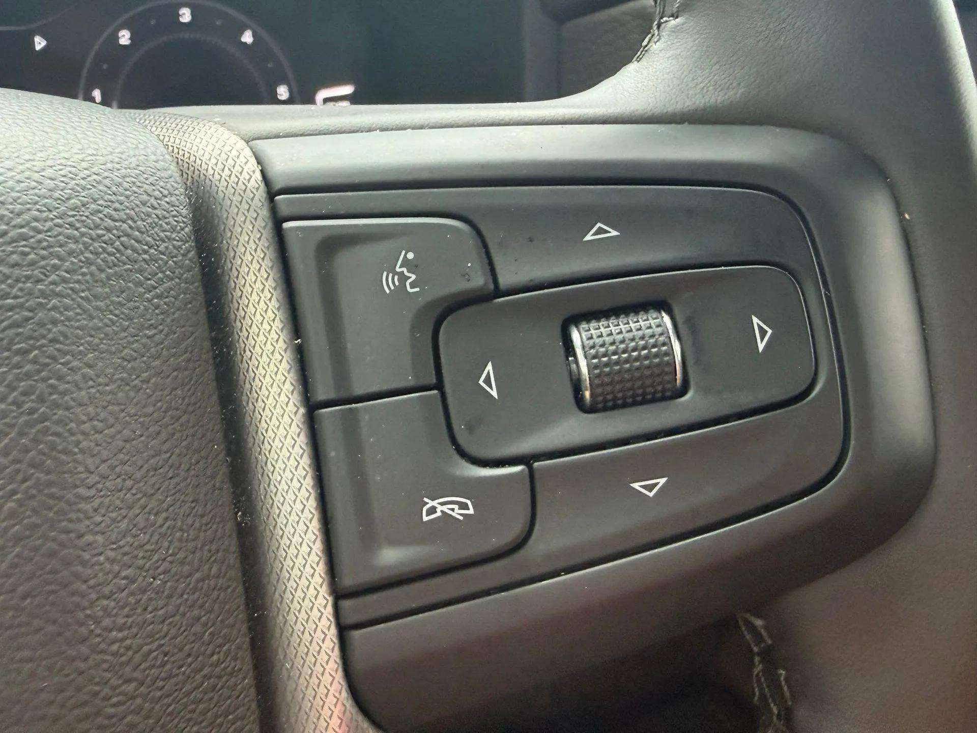 Used 2024 GMC Yukon Denali image 39