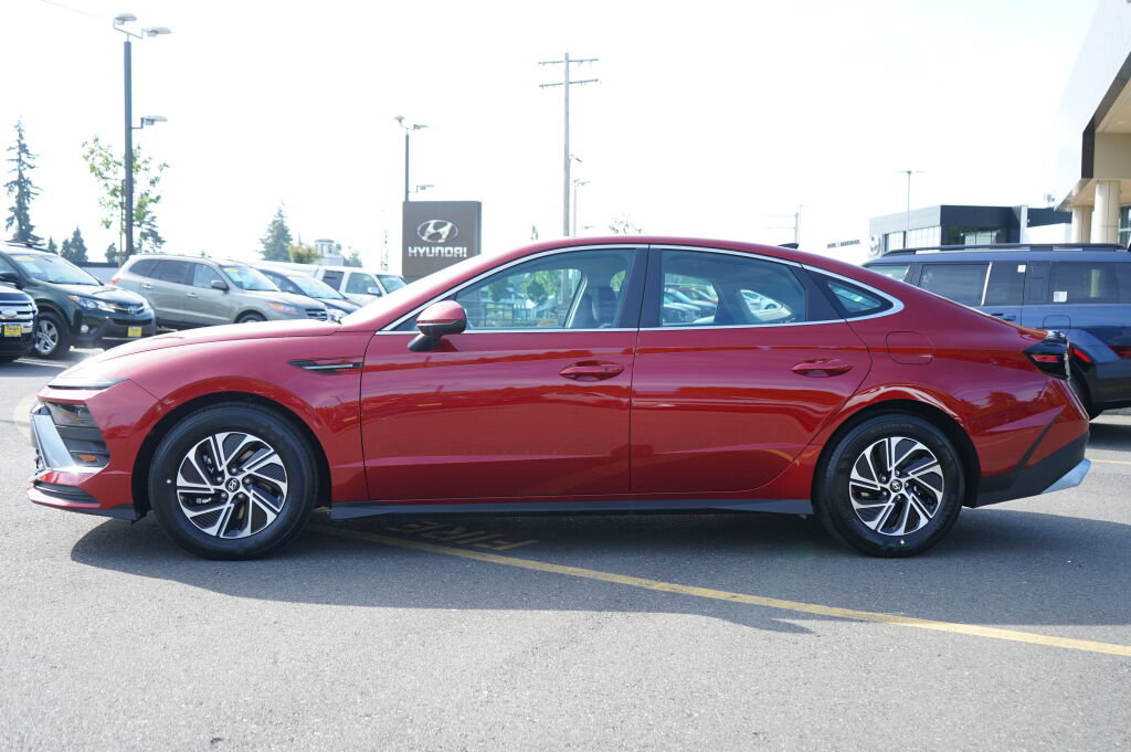 Certified 2026 Hyundai Sonata Blue FWD image 8