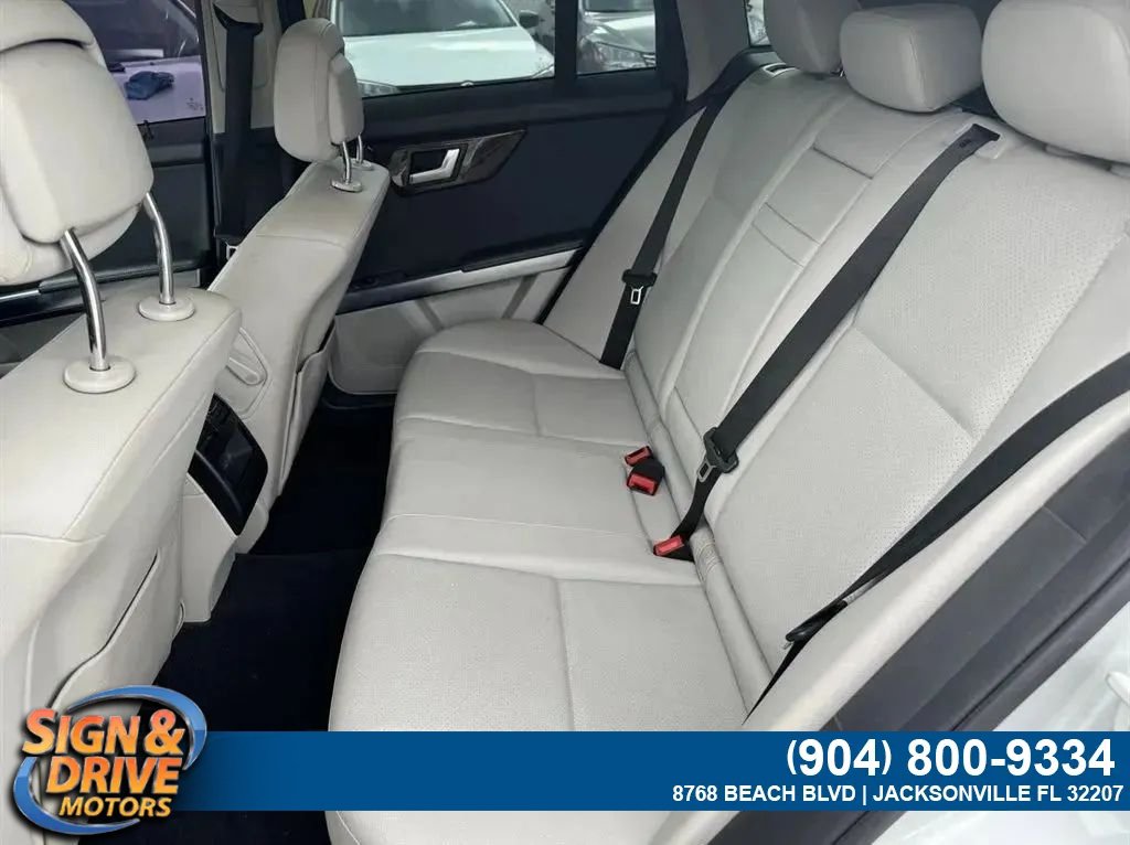Used 2013 Mercedes-Benz GLK 350 4MATIC image 7