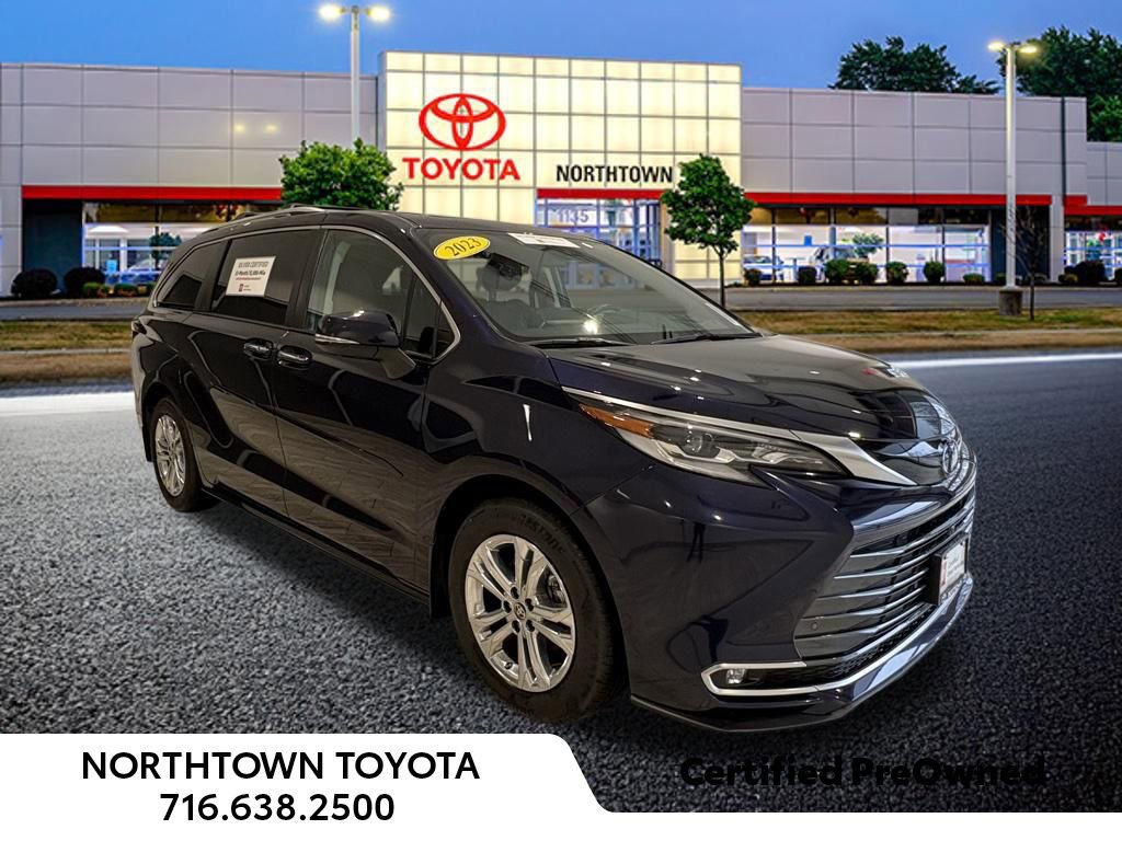 Used 2023 Toyota Sienna Platinum AWD/4WD image 12