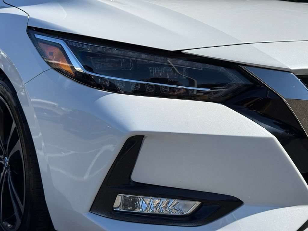 Used 2022 Nissan Sentra SR w/ SR Premium Package FWD image 12
