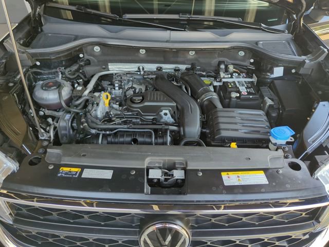 Used 2023 Volkswagen Taos SE w/ Black Wheel Package image 28