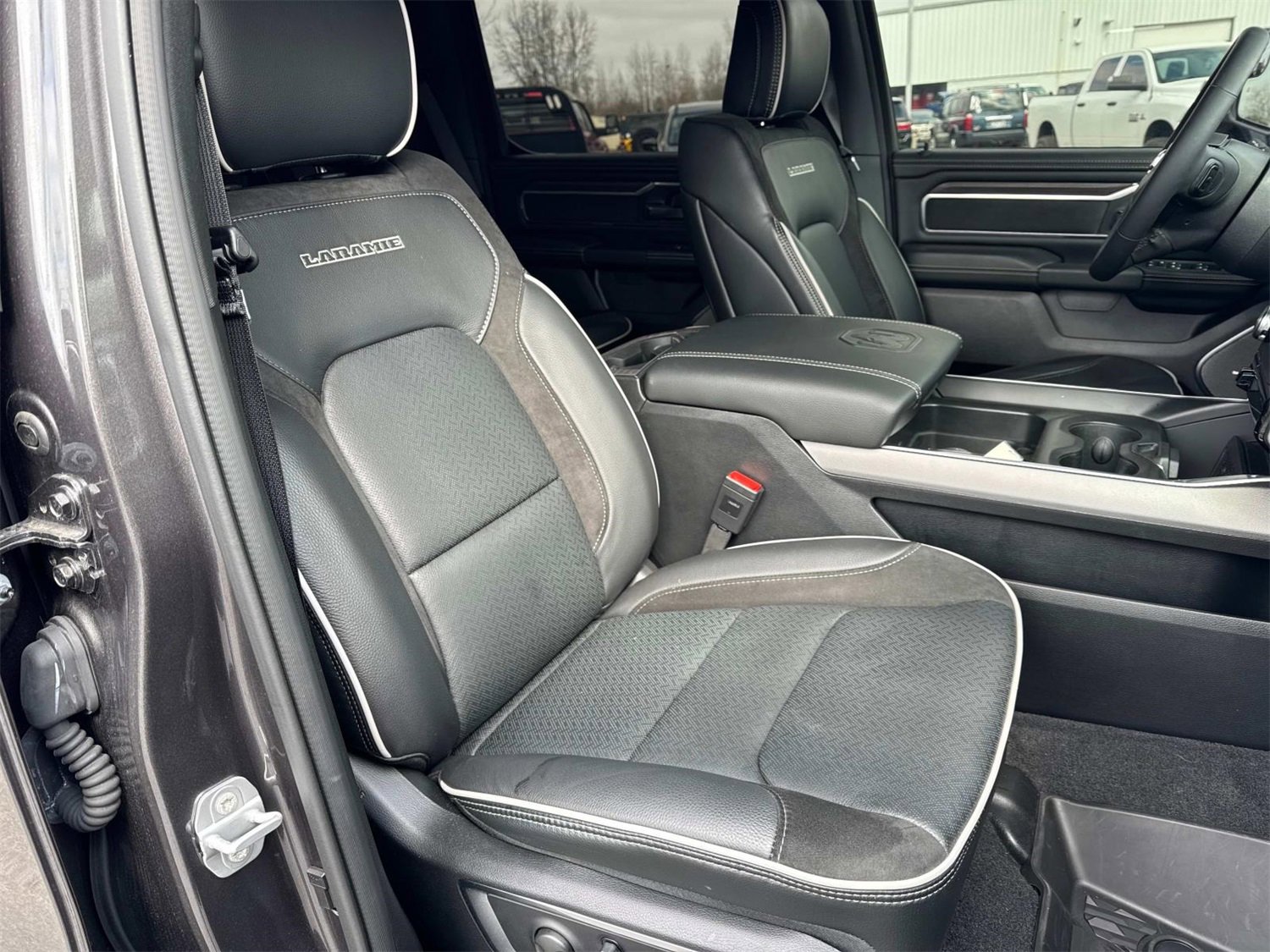 Used 2025 RAM 1500 Laramie w/ Night Edition image 24