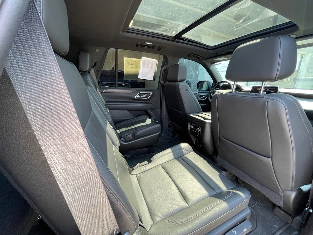 Used 2021 Chevrolet Tahoe Z71 w/ Luxury Package AWD/4WD image 28