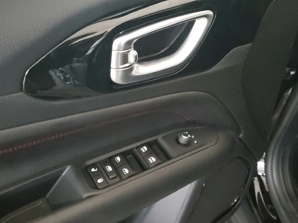 New 2026 Jeep Compass Trailhawk AWD/4WD image 6