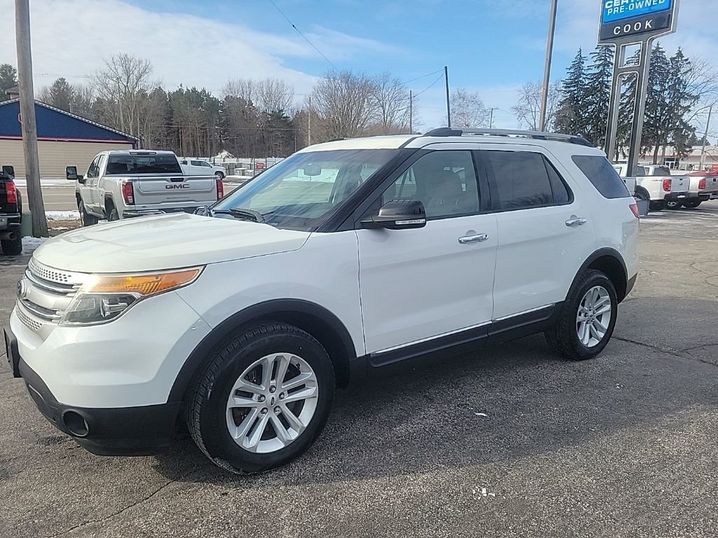 Used 2014 Ford Explorer XLT image 3