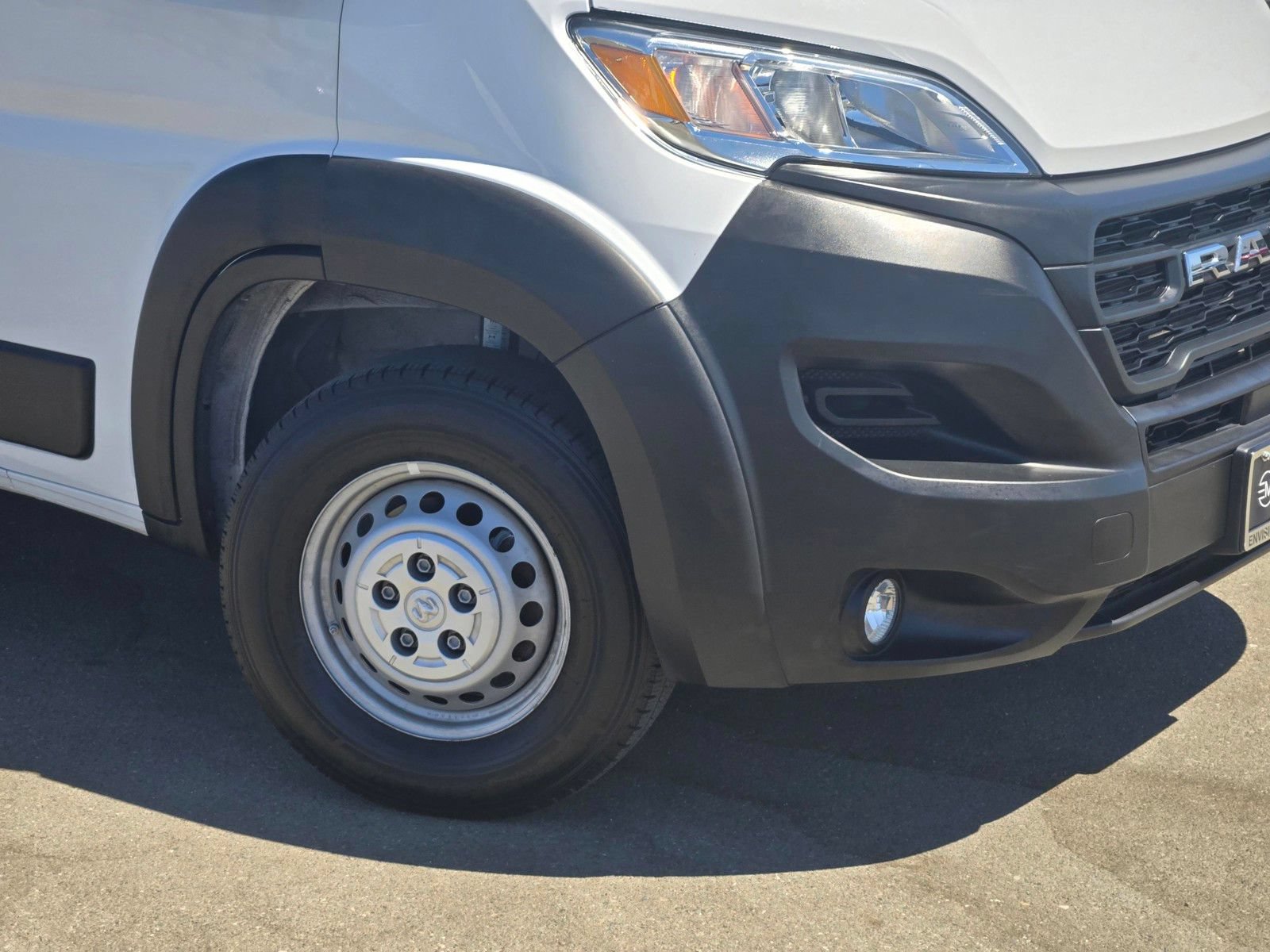 Used 2025 RAM ProMaster 2500 w/ Convenience Group FWD image 9