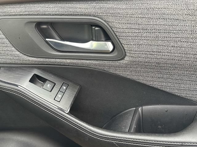 Used 2023 Nissan Rogue SV FWD image 18