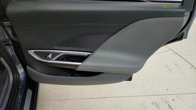 Used 2025 Lucid Air Pure RWD image 40