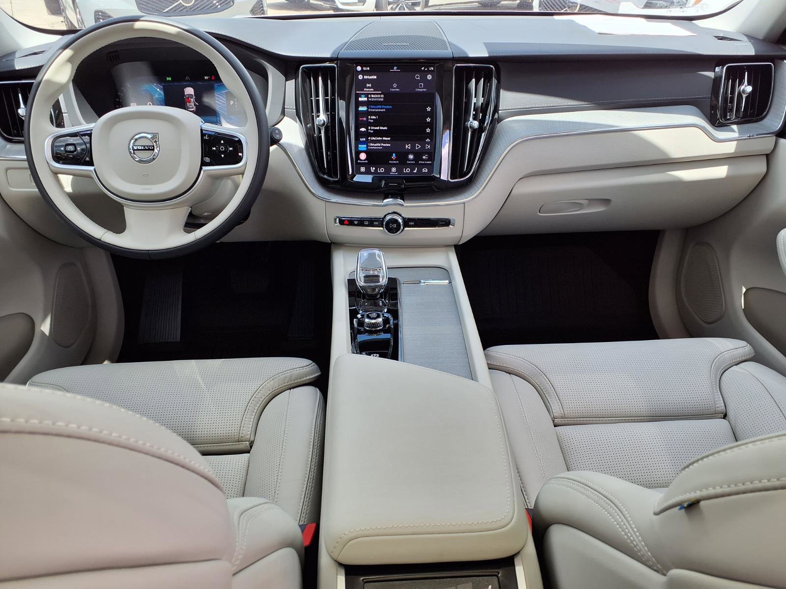 Certified 2025 Volvo XC60 B5 Ultra w/ Protection Package Premier AWD/4WD image 17