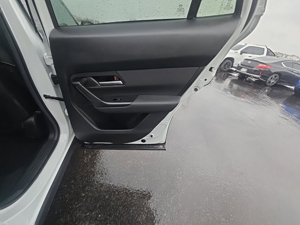 Used 2025 MAZDA CX-50 AWD 2.5 Hybrid w/ Premium Pkg image 29