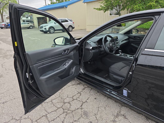 Used 2024 Nissan Altima 2.5 S image 14