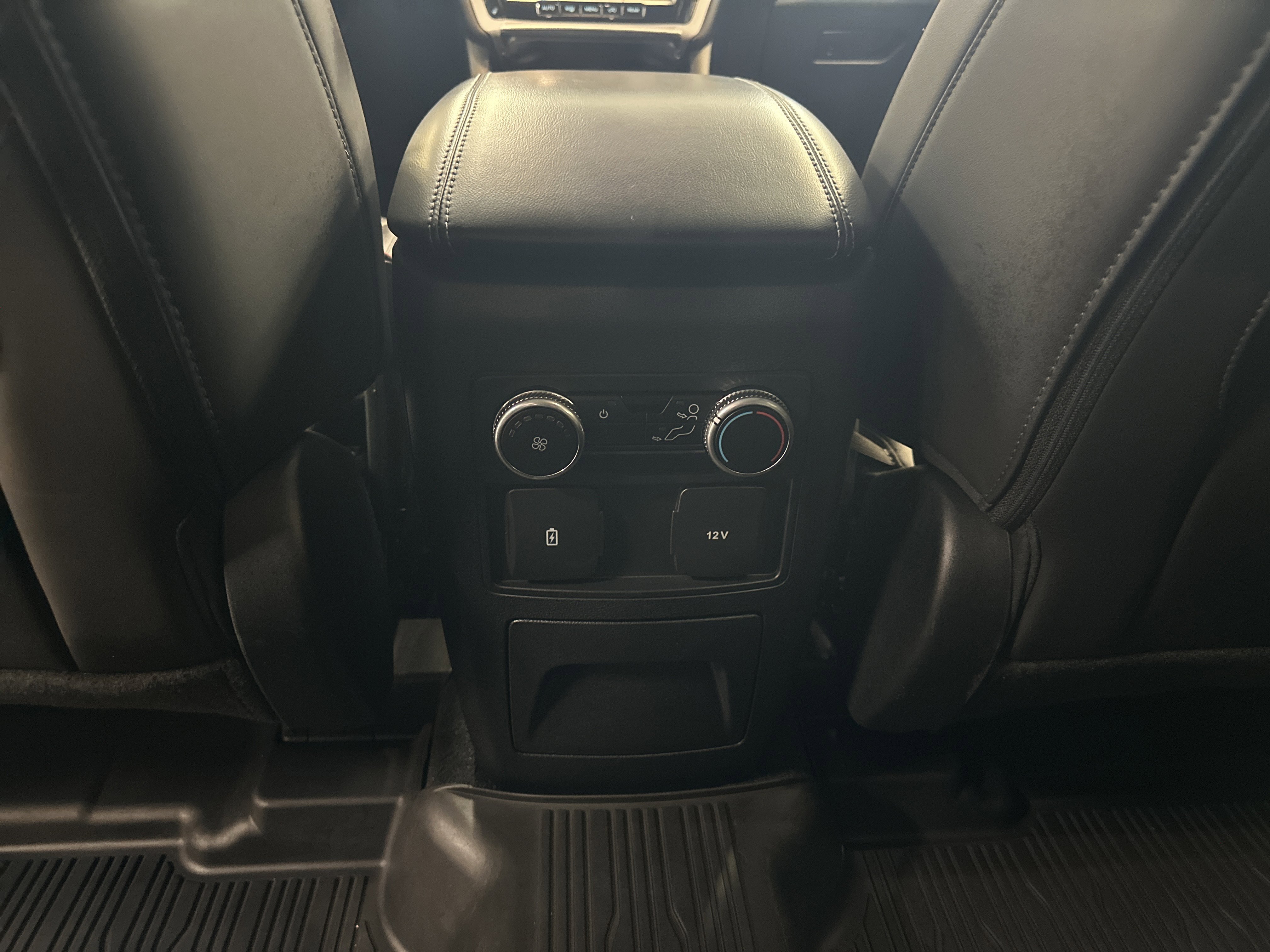 Used 2023 Ford Explorer XLT w/ Equipment Group 202A image 27