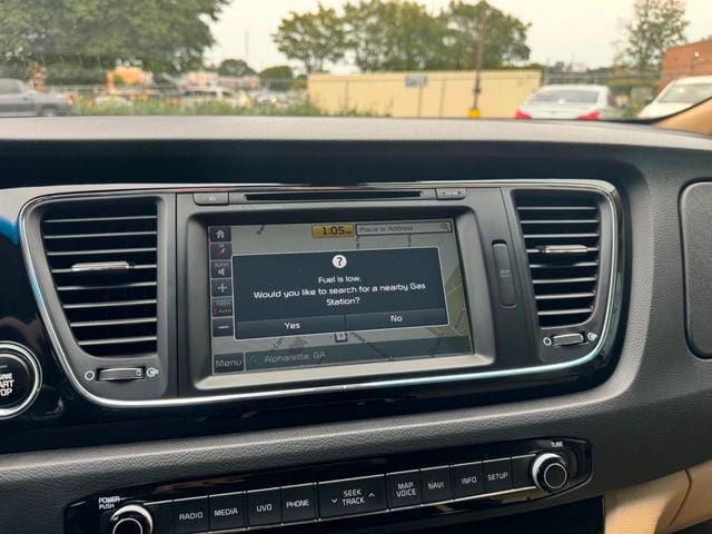 Used 2017 Kia Sedona SX Limited w/ Option Group 030 FWD image 13