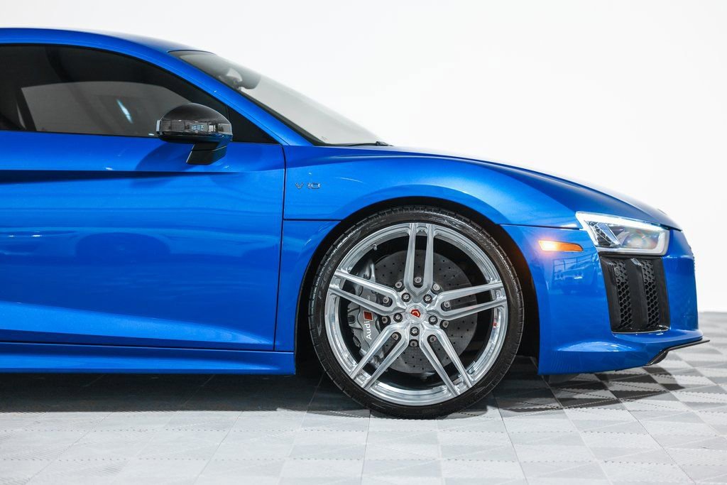 Used 2017 Audi R8 V10 plus image 3