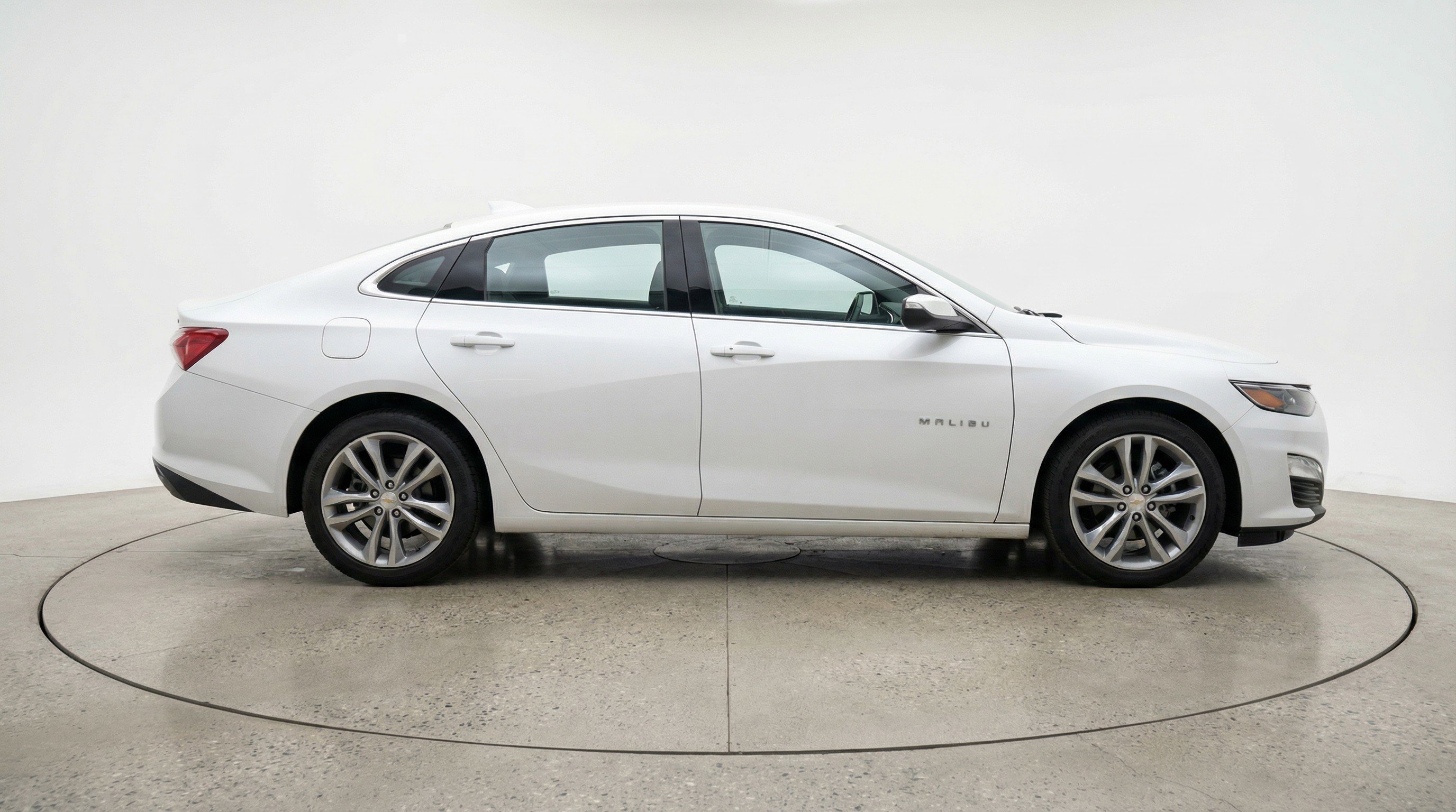 Used 2024 Chevrolet Malibu LT FWD image 11